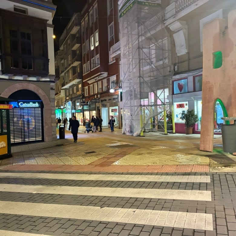 Venta de piso Julián Ceballos Torrelavega 5 habitaciones