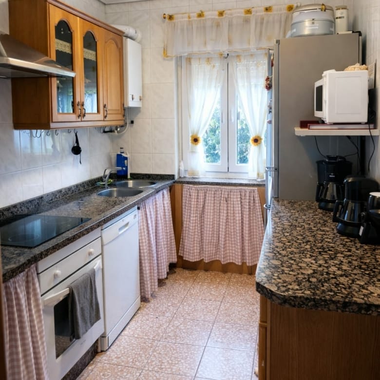 cocina piso en venta en Santander cerca rotonda de los osos